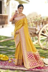 MANOHARI Woven Kanjivaram Jacquard Saree(Yellow)