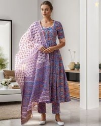 GOSRIKI Women Kurta Set