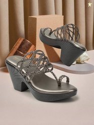madam glorious Women Heels Sandal(Grey , 5)