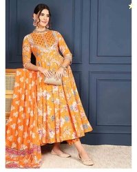 KIMAYRA Women Floral Flared Kurta Set