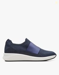 CLARKS Un Rio Knit Slip-On Sneakers