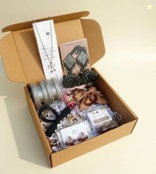 Weddingcharm Jewellery, Comb Gift Set