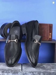House of Pataudi Men Textured Formal Loafers