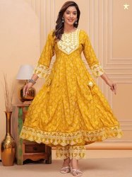 JAFFRY EMBROIDERY Embroidered Thread Work Panelled Kurta with Trouser