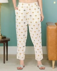 SIYAHI Women Printed Relaxed Fit Straight Pants