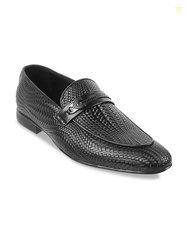 Metro Men Textured Leather Formal Loafers