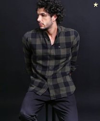 THE BEAR HOUSE Men Slim Fit Checkered Button Down Collar Casual Shirt