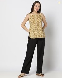 Svrnaa by AZORTE Solid Pleated Pants