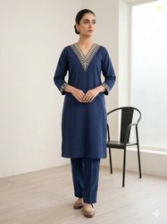 WULAMIA Women Embroidered Pure Cotton Straight Kurta