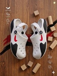 YK Boys Colourblocked Clogs