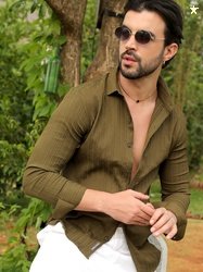 Campus Sutra Olive Green Classic Textured Casual Shirt