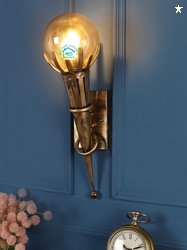 MFD HOME FURNISHING Gold-Toned Quirky Wall Lamp