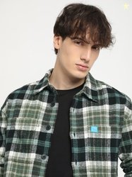 THE BEAR HOUSE Men Relaxed Fit Fit Checkered Spread Collar Casual...mo