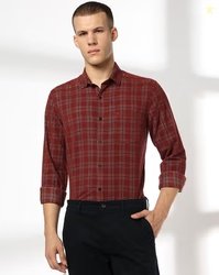 NETPLAY Men Cheked Slim Fit Cotton Shirt with Patch Pocket