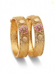 Karatcart Traditional Gold-Plated Royal Design Floral Bridal Bangles f